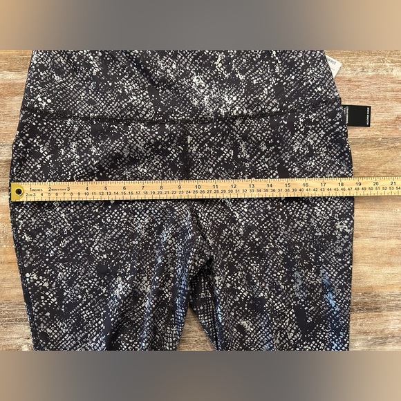 ZELOS SALE! Any 2 ZELOS $20! Black Snake Patterned Leggings, Size 1X NWT - Picture 13 of 14